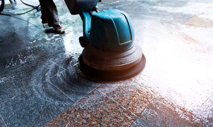 Lavage sol en béton Québec